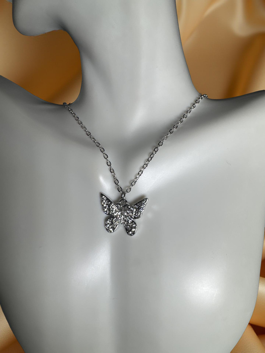 Elegant Butterfly Cable Chain Pendant Necklace
